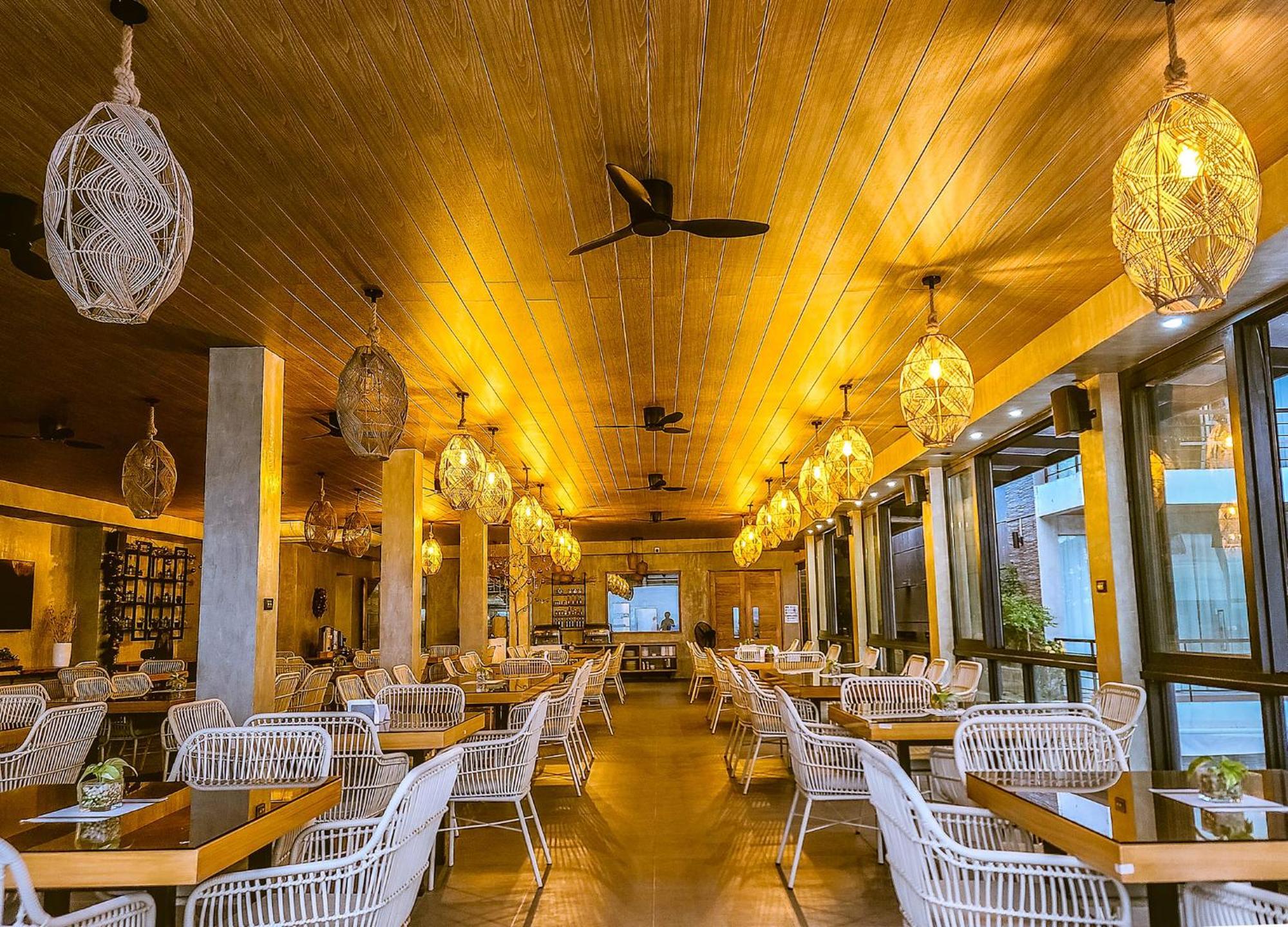 Casa Escondida Anilao Resort And Dive Center Mabini  Exterior photo